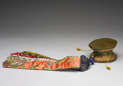 图片[2]-Damaru skull hand-drum and a leather case, Qing dynasty, 18th-19th century-China Archive